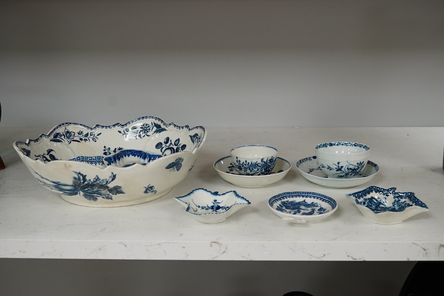 Ten 18th/19th century Worcester and Worcester style items, largest 25cm